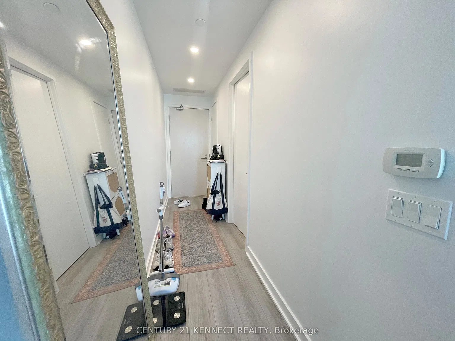 King Blue Condominiums — Photo 4