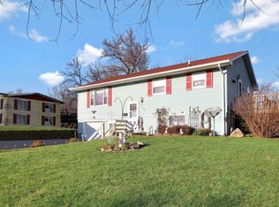 401 South St, Galena, IL 61036