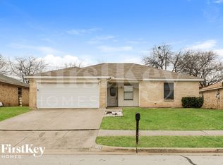 6525 Constitution Dr, Watauga, TX 76148