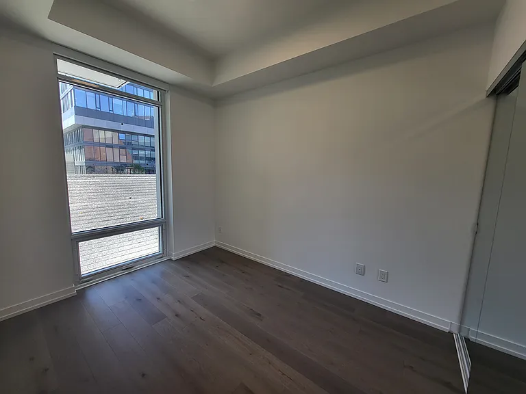 771 Yonge St — Photo 36