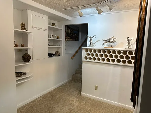 801 Corens Dr — Photo 38