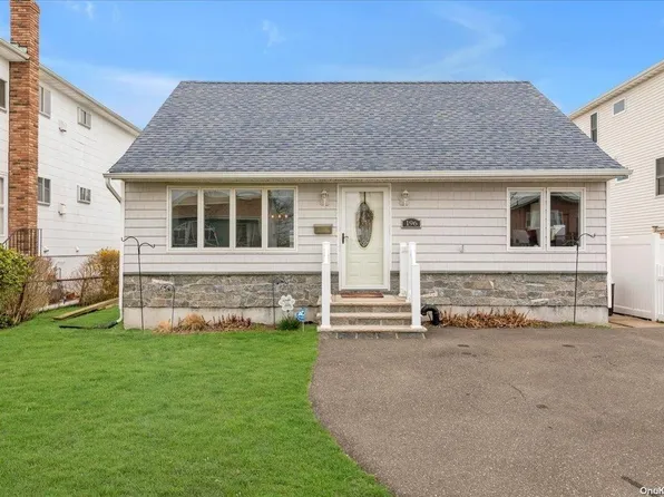 196 Quebec Road, Island Park, NY 11558