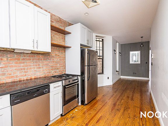 4th image of 73 Jefferson St APT 3R