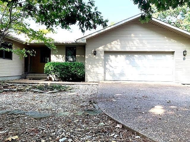 1st image of 9 Tewkesbury Circle Dr