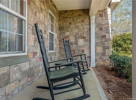 4th image of 9801 Glenburn Ln