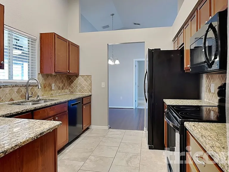 10752 Carloway Hills Dr — Photo 7