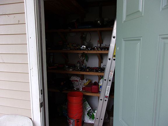 5th image of 38035 Woodside Ln