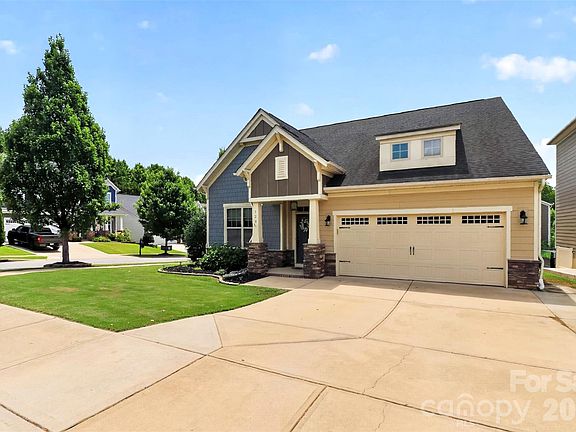 2nd image of 128 Creekside Crossing Ln