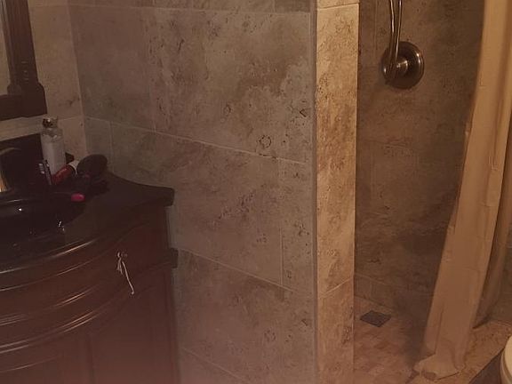 3rd image of 661 Poinsettia Ave APT 310