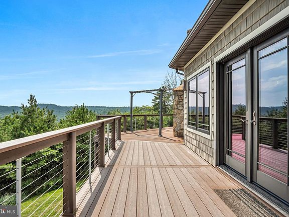 5th image of 729 High Mountain Rd