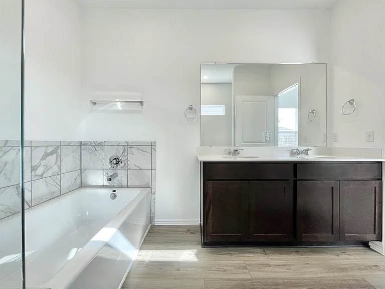 1517 Cobblecrest Ln — Photo 22