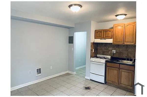 Building Photo - 8314 Flower Ave #1