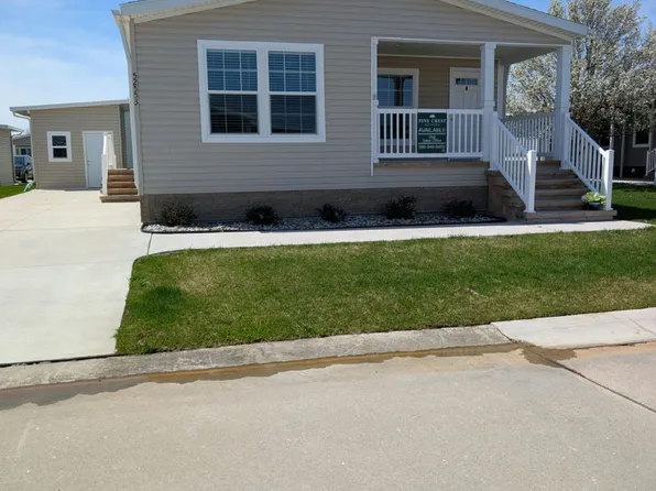 52553 Elmcrest Ct #143, New Baltimore, MI 48051