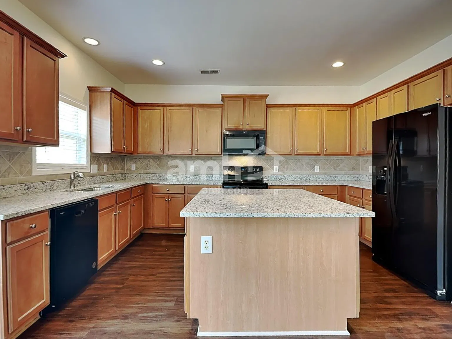 4 bed, 2.5 bath, 2521 sqft, $2,535 — Photo 4