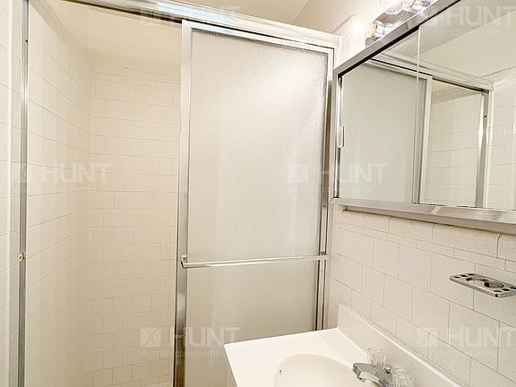 5th image of 4020A Mercury Cir SE