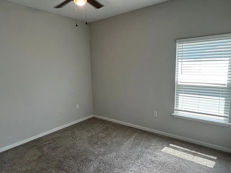 204 Park View Ln — Photo 15