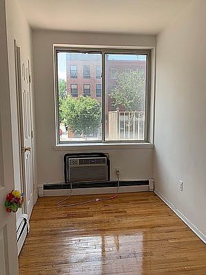 4th image of 218 1st Ave #4W