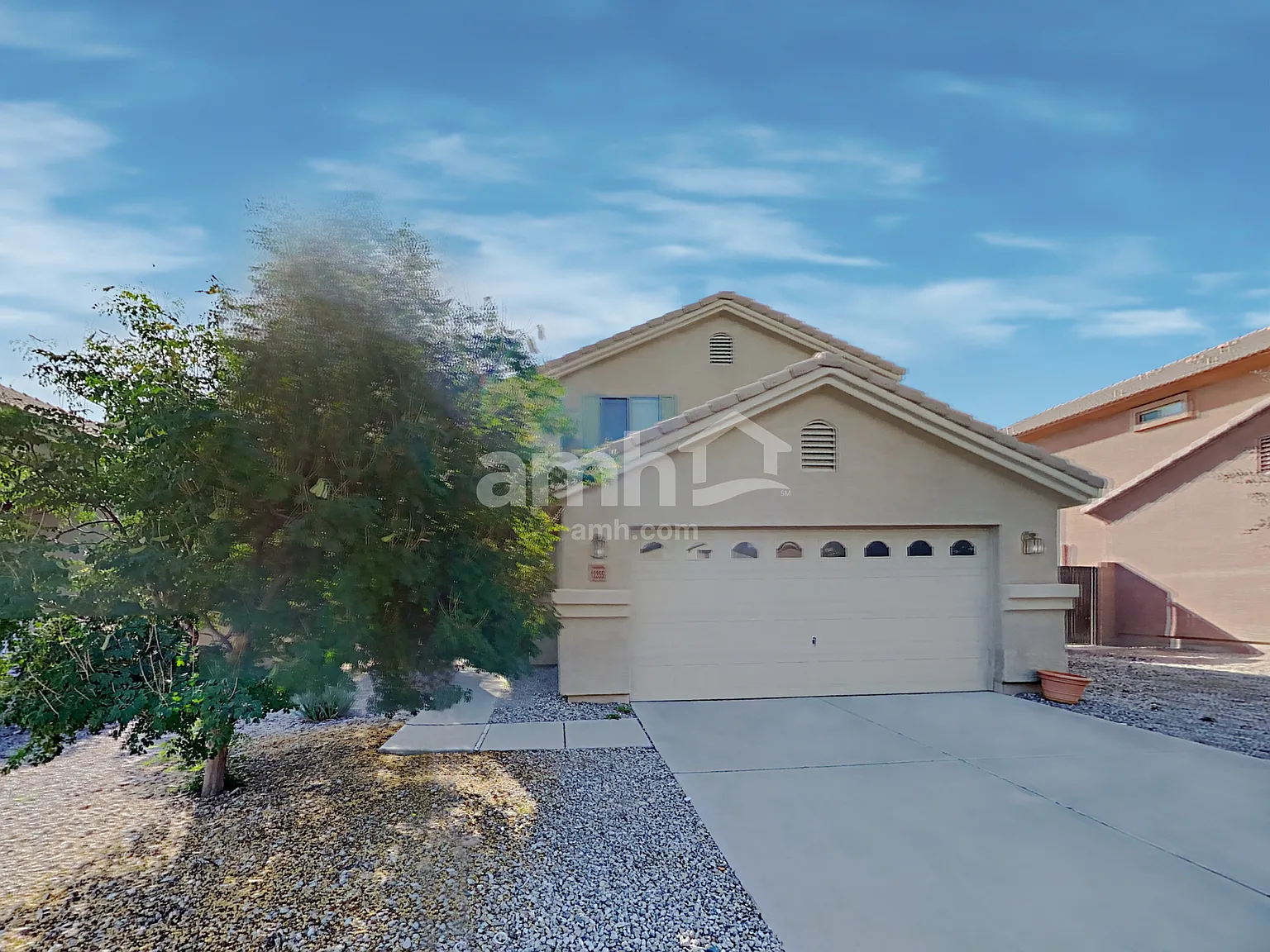 4 bed, 3.0 bath, 2470 sqft, $2,350 — Photo 1