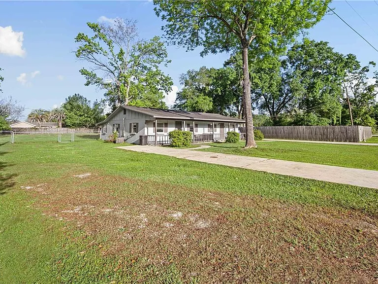 9032 Ingleside Ave #A — Photo 3