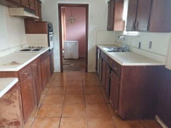 4th image of 6409 Glendale St