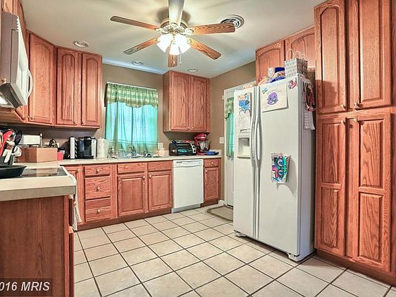 4th image of 233 Eisenhower Dr