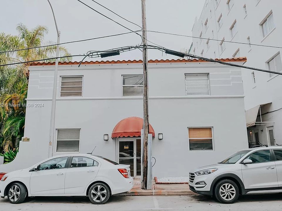 2nd image of 215 30th St APT 7