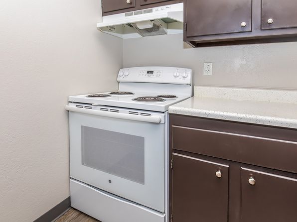 3734 E La Salle St #D-D206