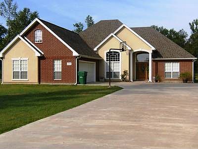 1st image of 1429 Southern Oaks Dr