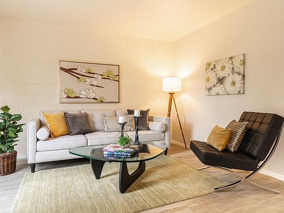 5th image of 3285 Benton St #3285