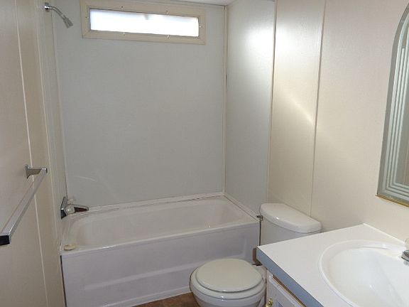 4th image of 21302 E 3rd Dr S