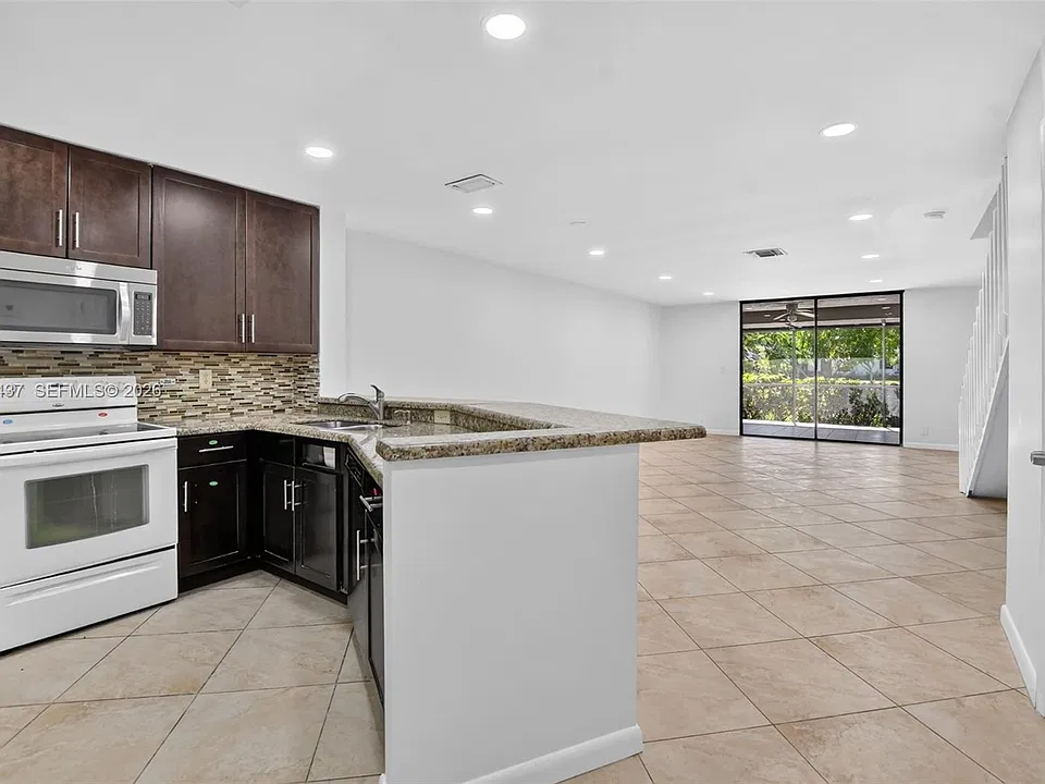 7690 Lago Del Mar Dr #407