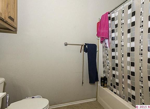 2nd image of 940/942 Pebble Brook St