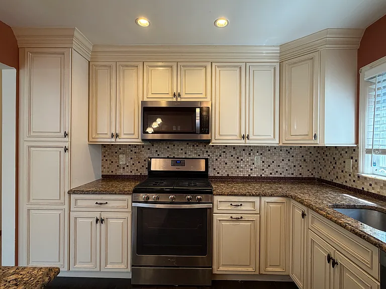 51 W 3rd St #1 — Photo 10