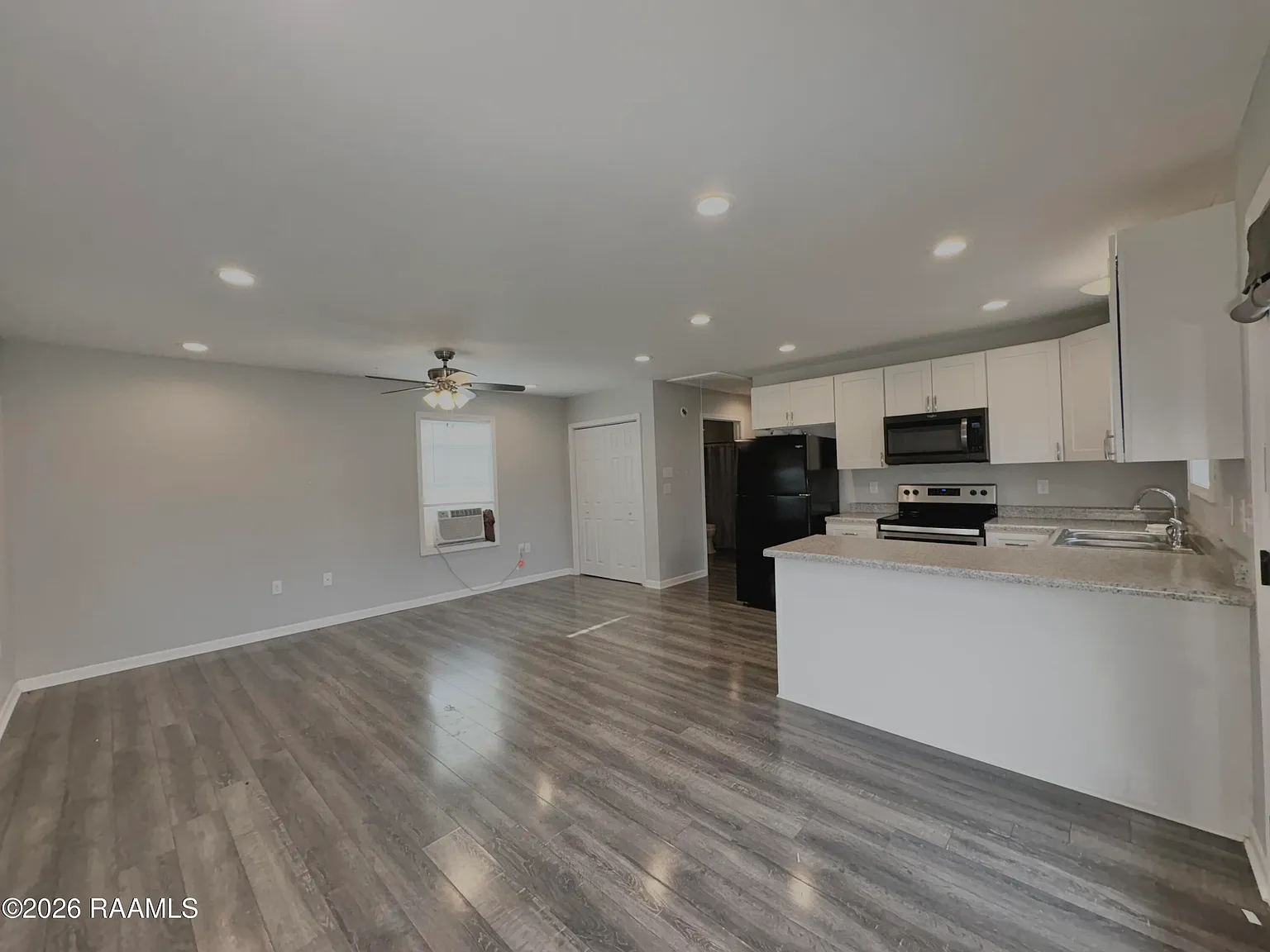 1 bed, 600 sqft, $1,000 — Photo 2