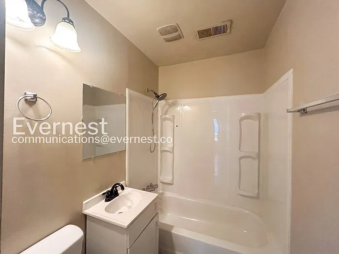 4909 Buford Ave — Photo 9