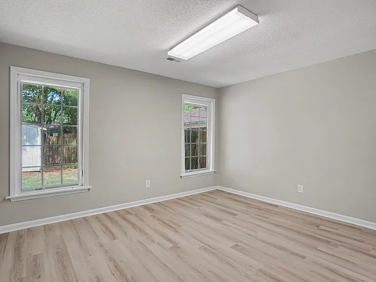522 Temple Rd — Photo 18