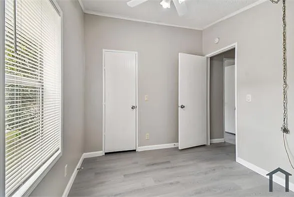 10607 Bay Hills Cir — Photo 25
