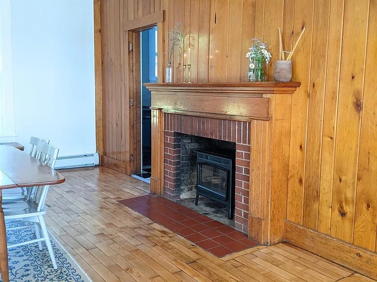 279 Pleasant St #B — Photo 3