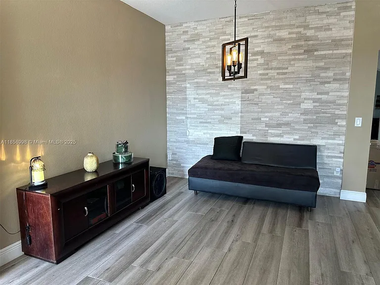 4226 SW 156th Ave — Photo 6