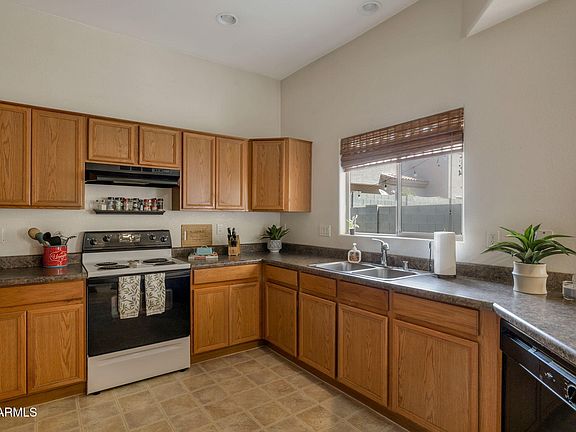 5th image of 8008 W ZOE ELLA Way