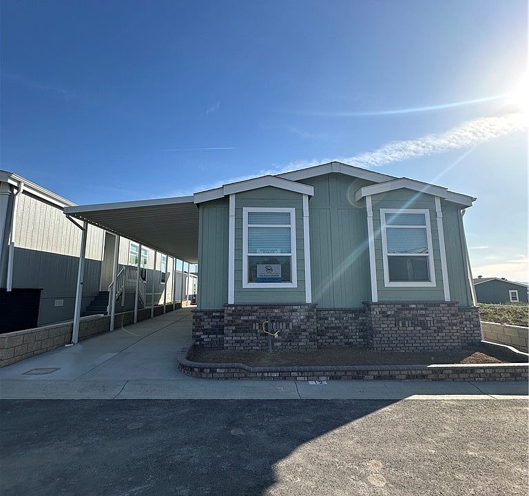 1st image of 3444 Center St #12
