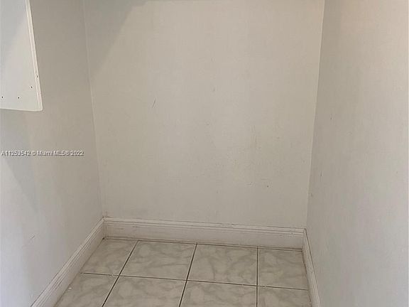 4th image of 900 NW 103rd St #900