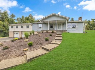 301 Crystal Dr, Georgetown, PA 15043