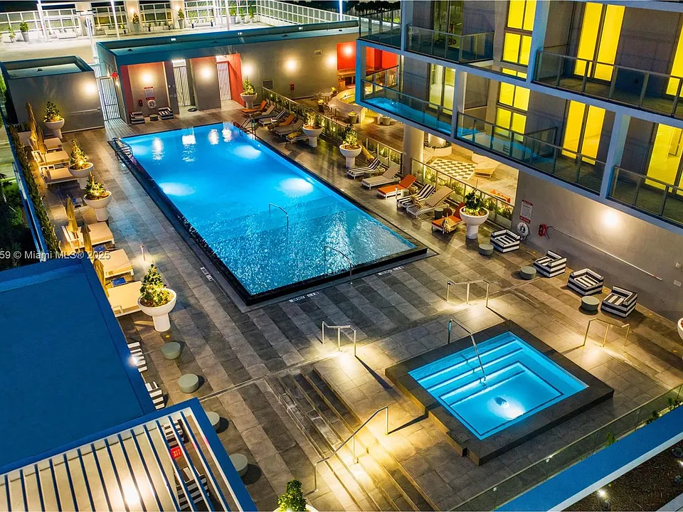 2000 Metropica Way