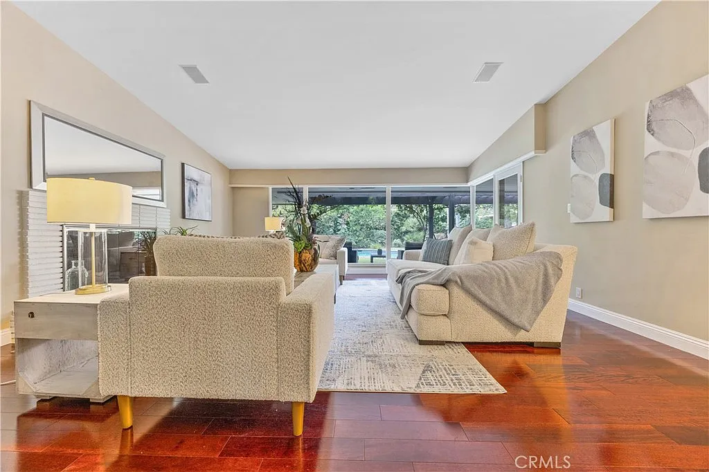 4 bed, 2946 sqft, $10,500 — Photo 3