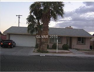 2nd image of 3681 San Carlos Ave