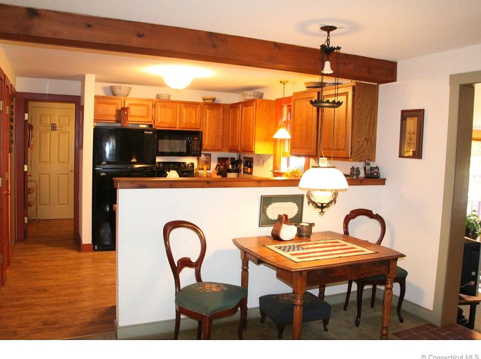 2nd image of 361 Broad Way
