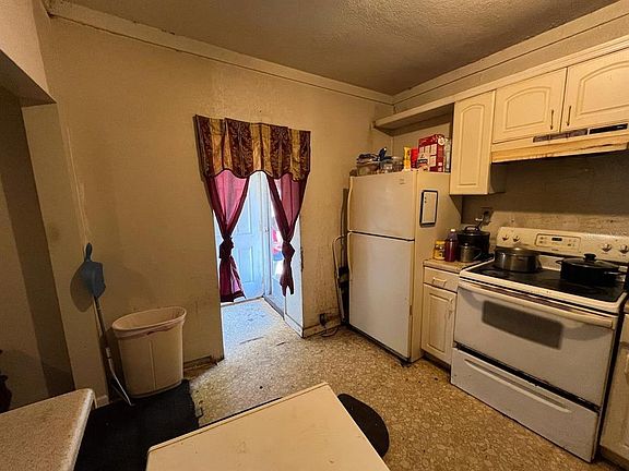 5th image of 780 N Maple Ave