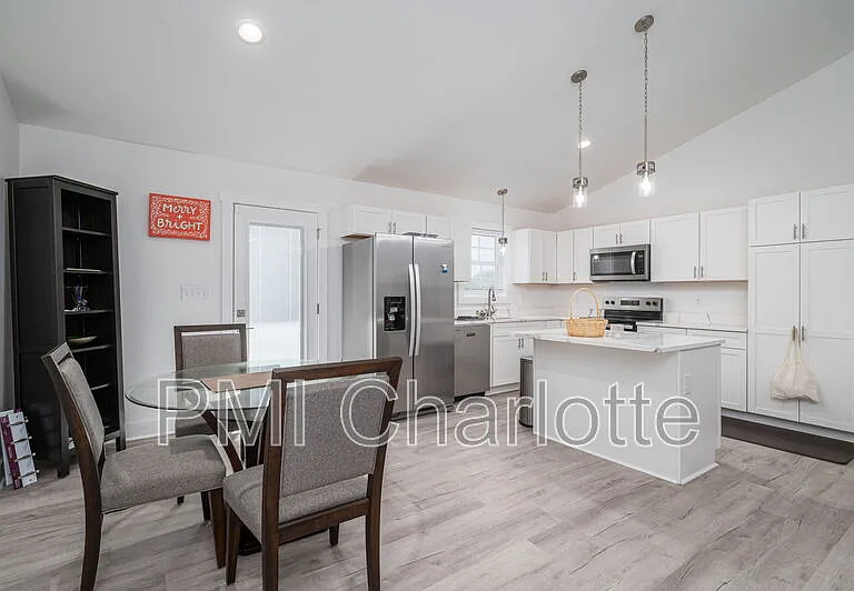 2128 Chatfield Rd — Photo 12
