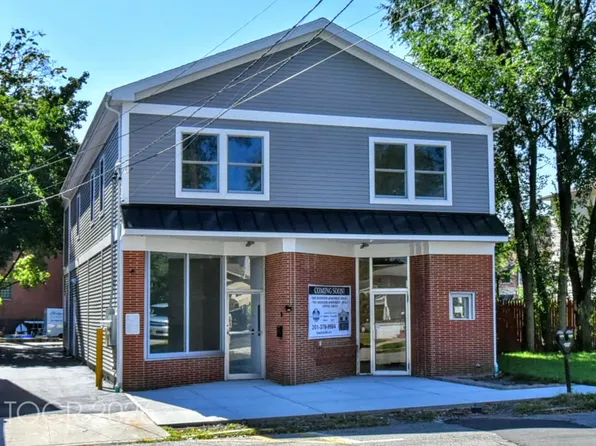 7 Bergen St #203, Westwood, NJ 07675